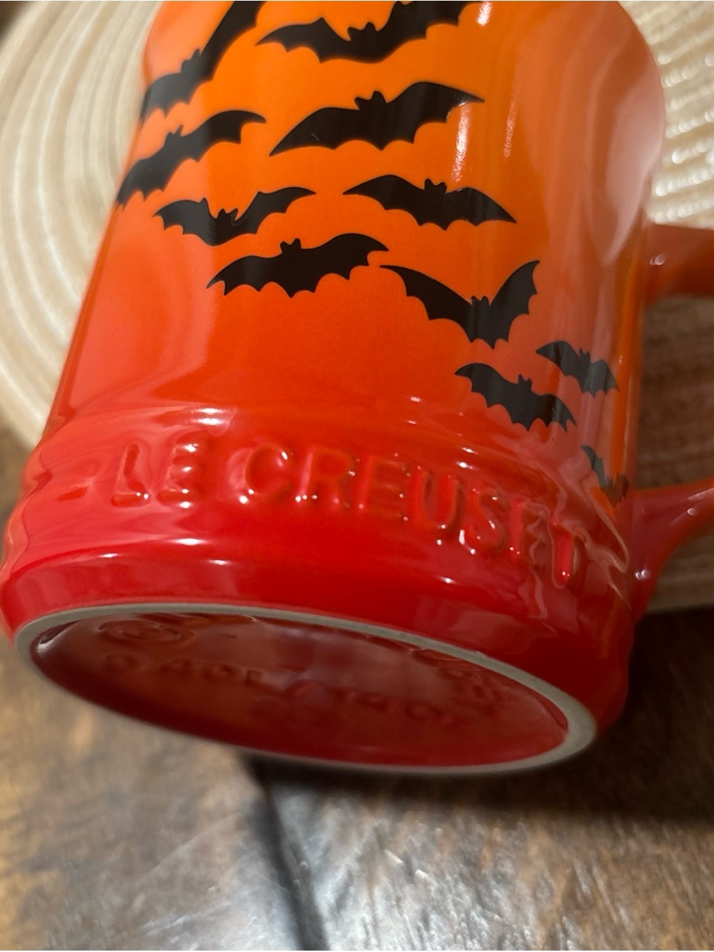 NWOTLe Creuset Halloween cup mug Black Bats 14 oz Volcanic Orange Flame (1 cup) - Picture 2 of 4